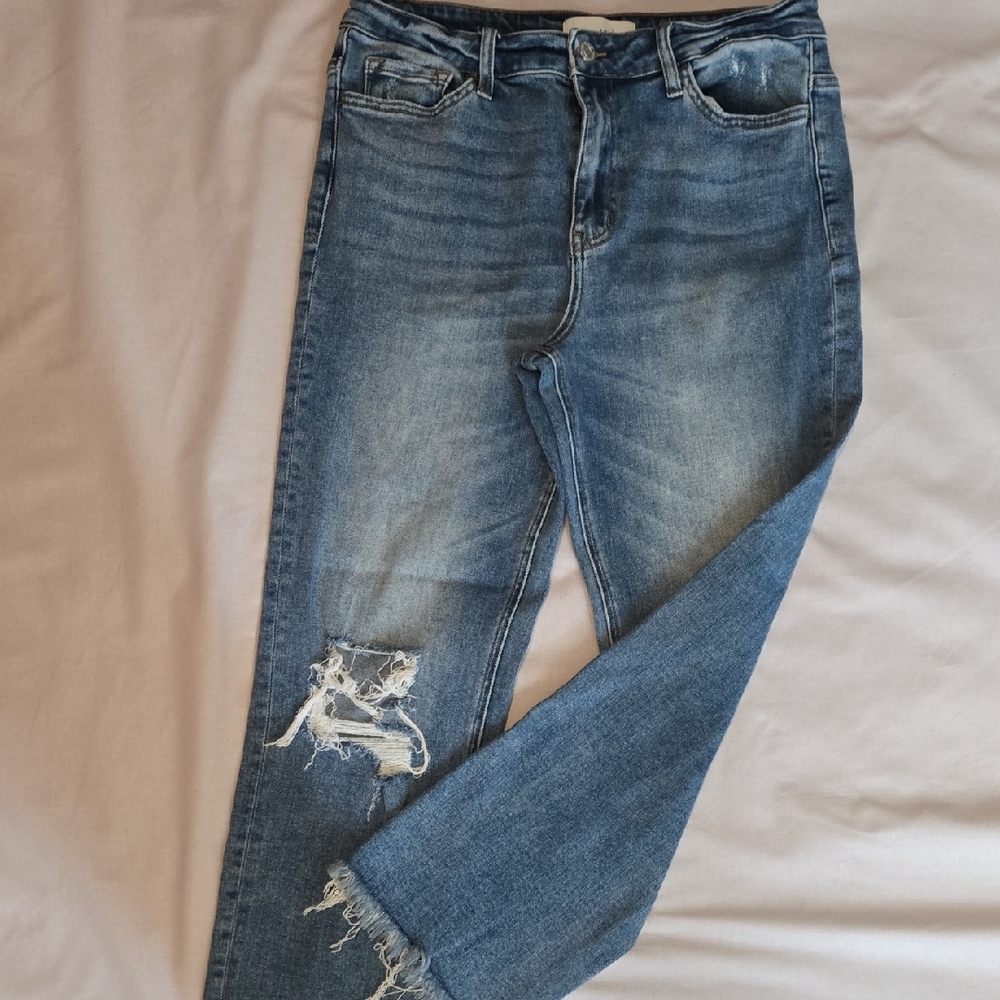 Vervet Distressed Ankle Jeans